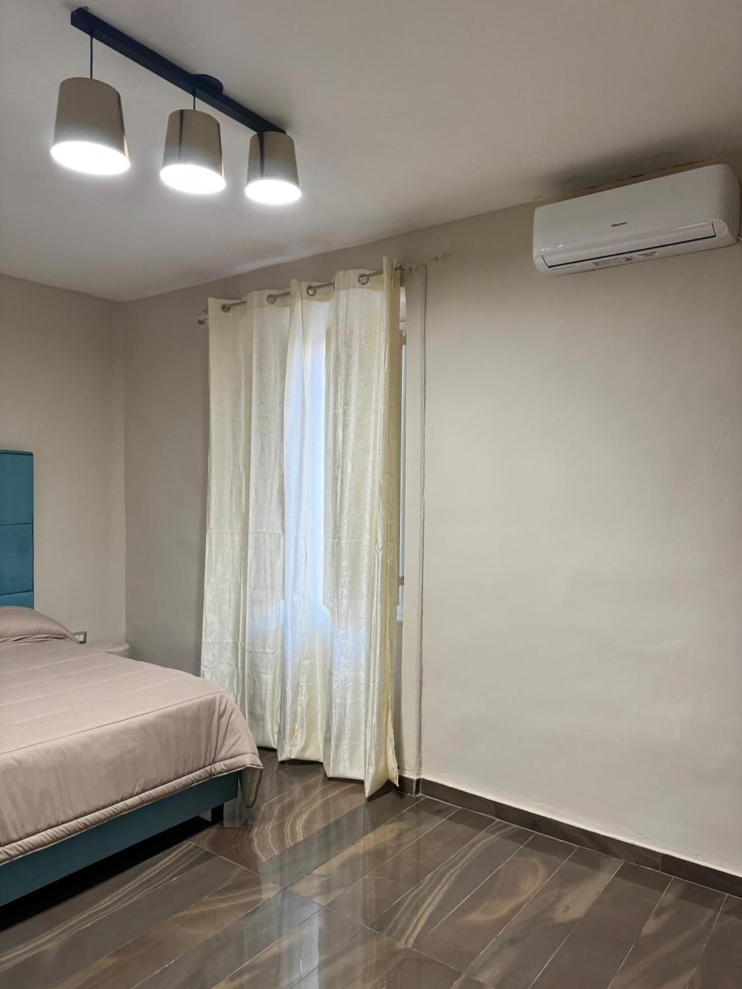 Room Station Giulia Napoli Bagian luar foto