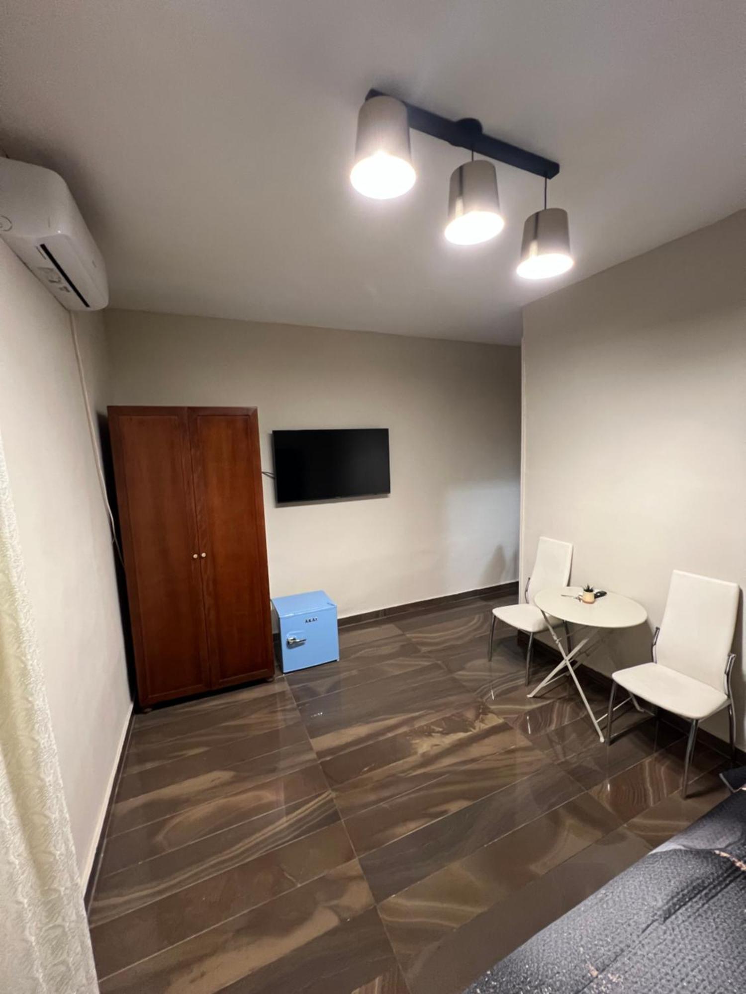 Room Station Giulia Napoli Bagian luar foto