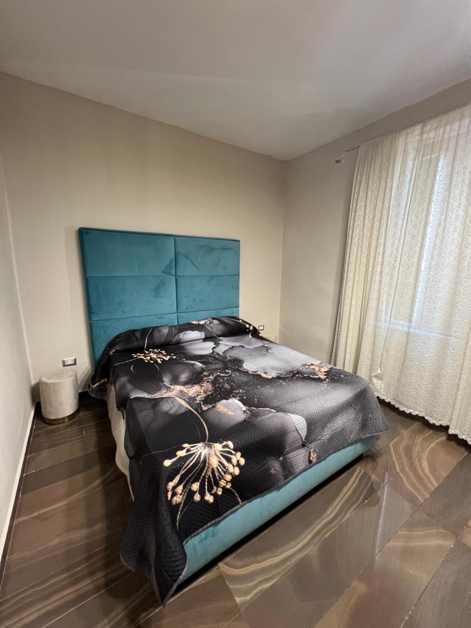 Room Station Giulia Napoli Bagian luar foto